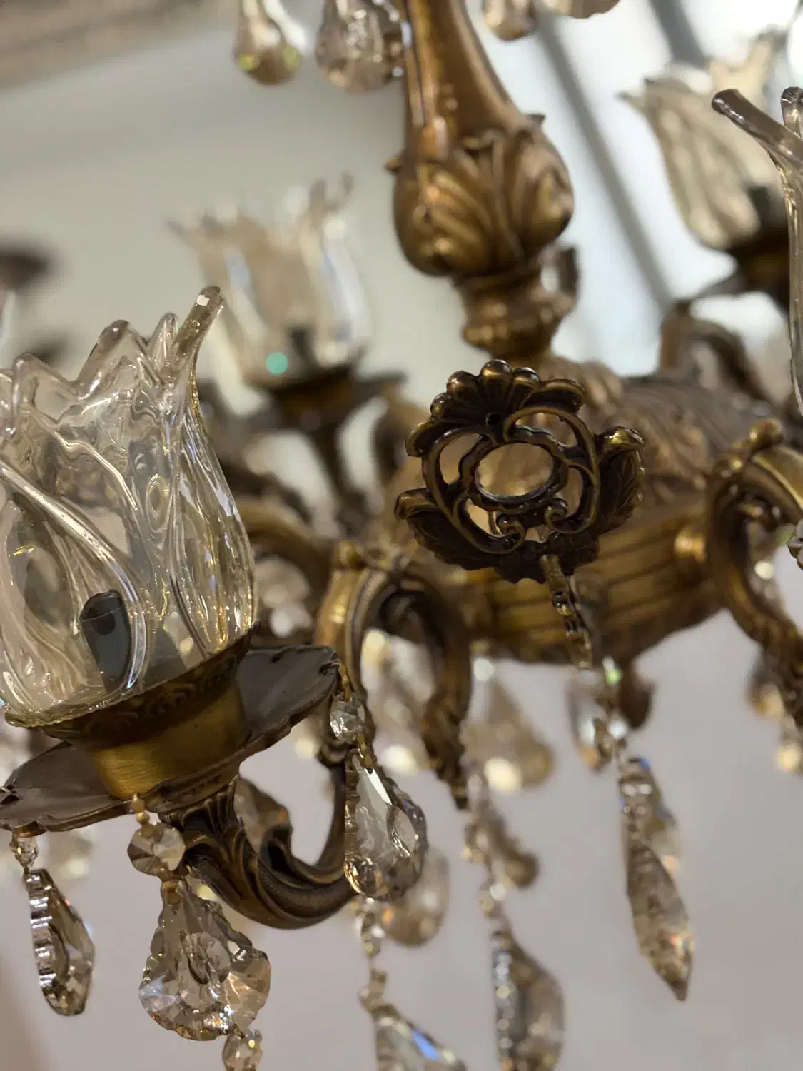 لوستر سالم در حد نو|لوستر و چراغ آویز|رباط‌کریم, رباط‌کریم|دیوار