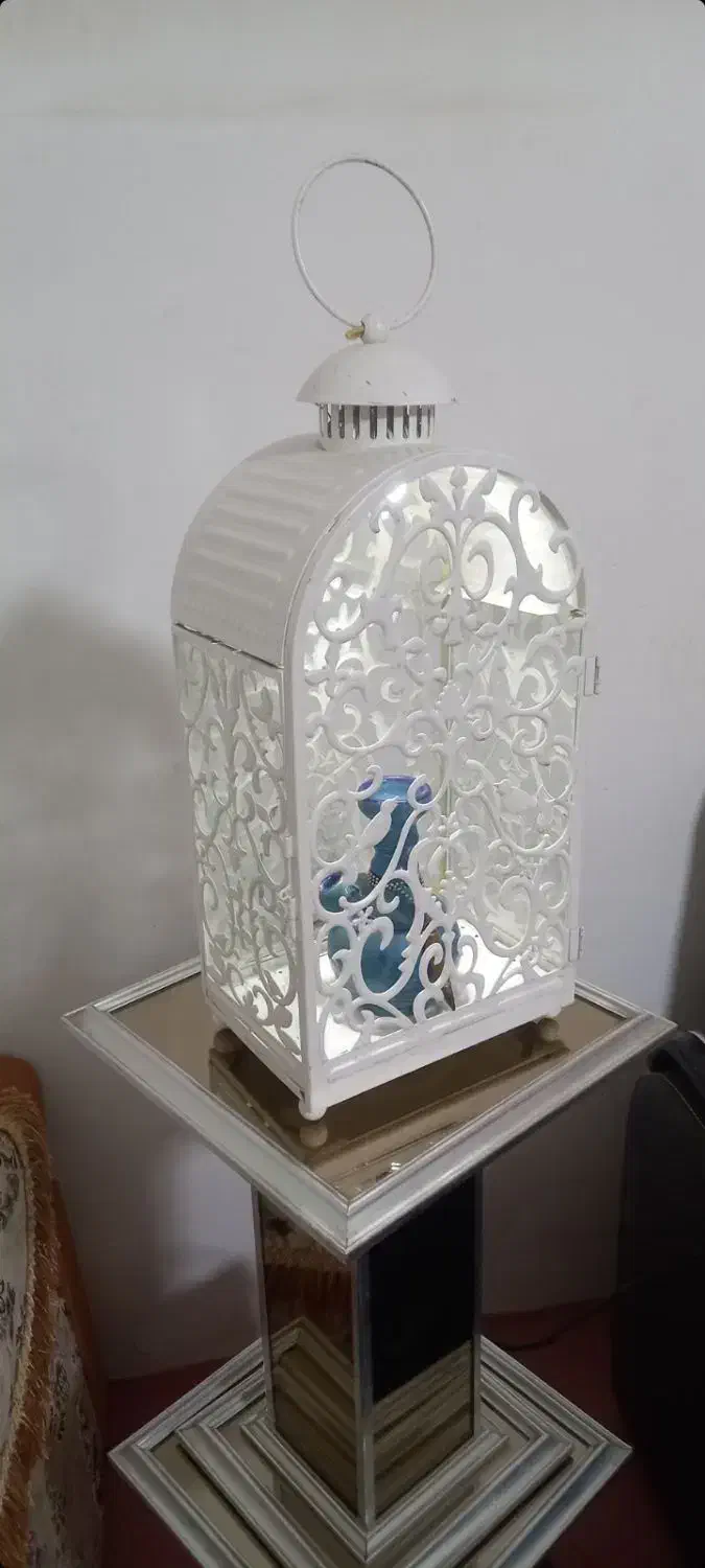 چراغ بقل تخت اباژور ووسایل دیگر بخونید لطفا|چراغ خواب و آباژور|کرمانشاه, |دیوار