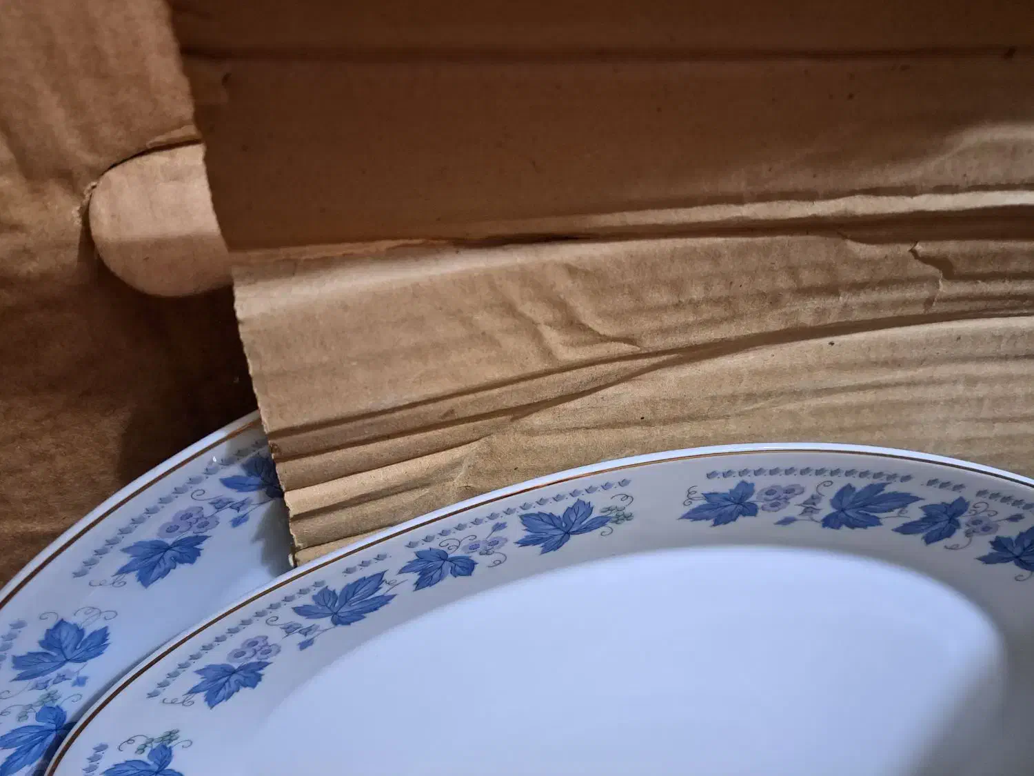 چینی|ظروف سرو و پذیرایی|شاهینشهر, مخابرات (شهید بهشتی)|دیوار