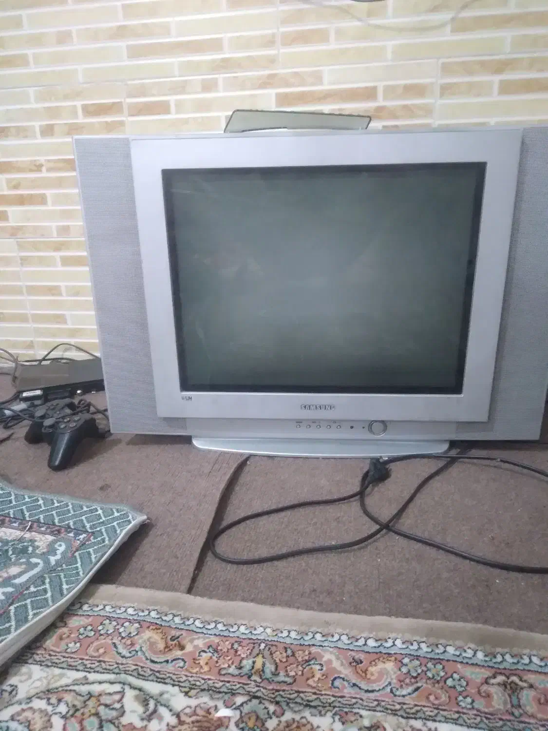 تلوزیون سامسونگ ۲۱ اینچ صفحه تخت با کنتور|تلویزیون و پروژکتور|قم, شاد قلی|دیوار