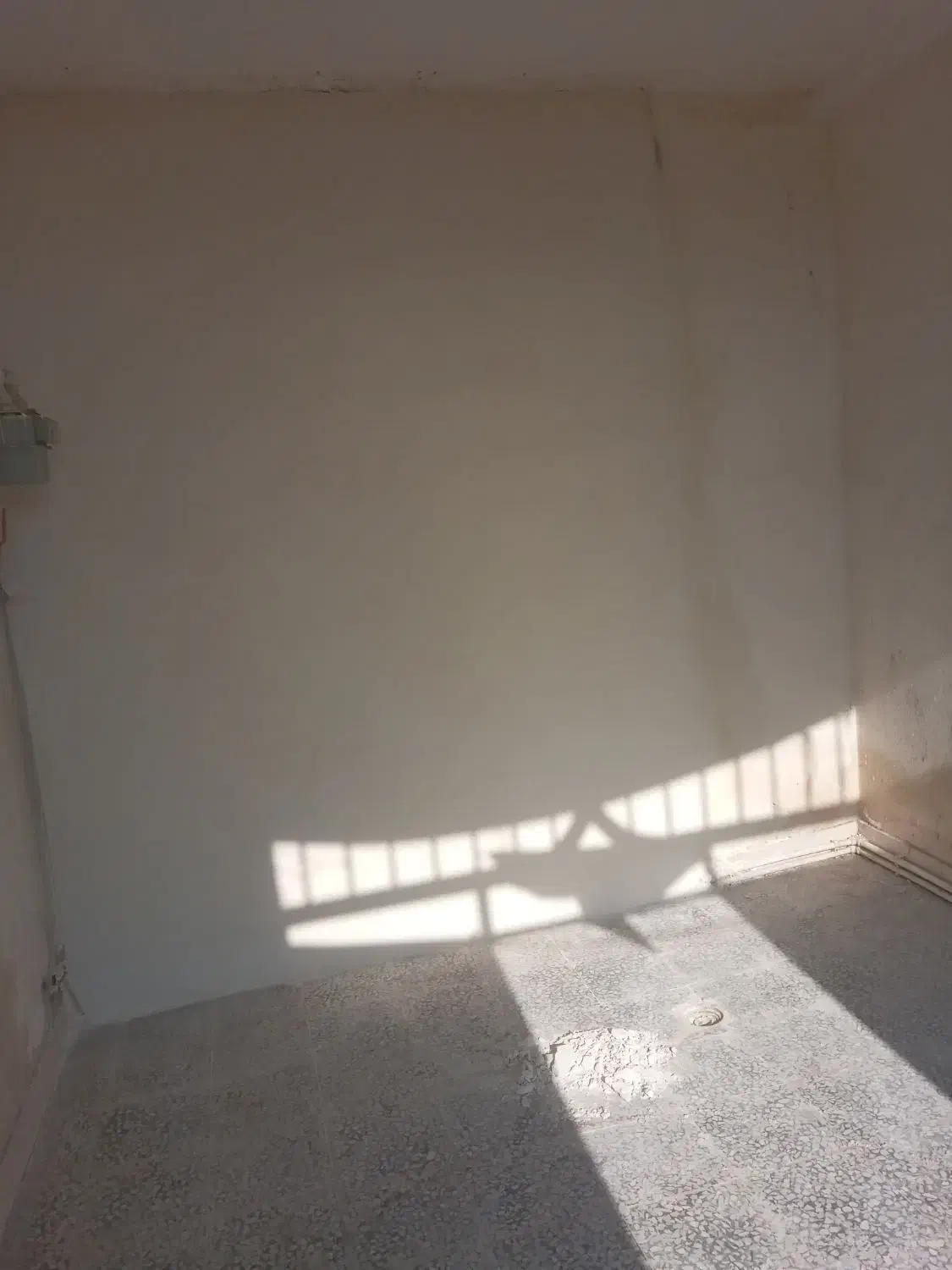 مغازه به مساحت ۲۵متر مربع میباشد|اجارهٔ مغازه و غرفه|رودسر, |دیوار