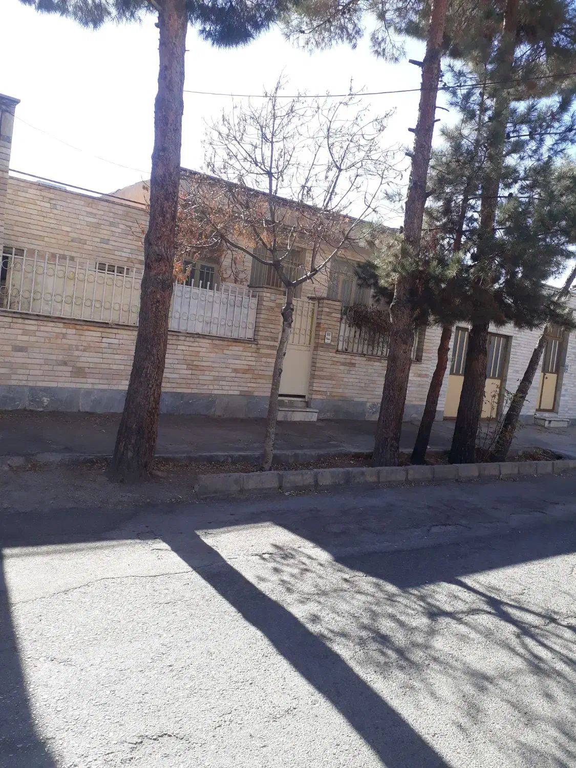 حیاط ویلا یی  شهرک انقلاب خ شهریار ۳۰۰متر ۳خواب|اجارهٔ خانه و ویلا|شاهرود, |دیوار