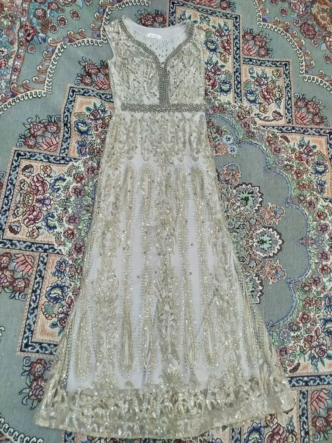 لباس مجلسی زیبا|لباس|تربت جام, بیست متری منبع آب|دیوار