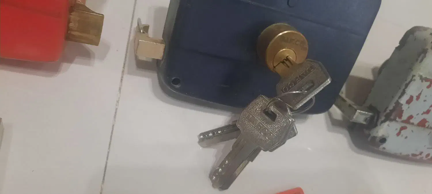 قفل درب حیاط و مغزی|مصالح و تجهیزات ساختمان|مشهد, حسابی جنوبی (شهرک غرب)|دیوار