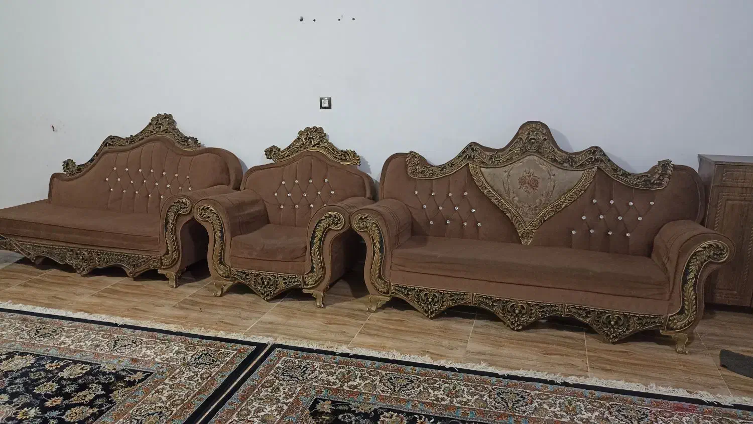 مبل سلطنتی|مبلمان خانگی و میز عسلی|تربت‌حیدریه, رضاشهر|دیوار