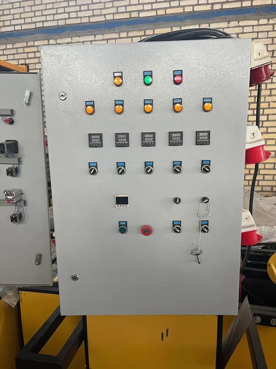 تابلو برق دستگاه صنعتی (3 عدد)|ماشین‌آلات صنعتی|تهران, جمال‌زاده|دیوار