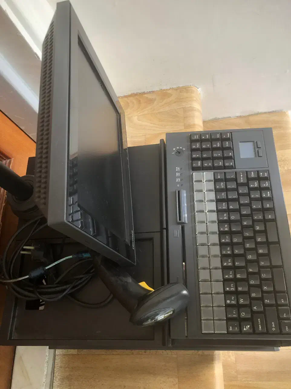 صندوق فروشگاهی ( پوز فروشگاهی ) با پرینتر مخصوص|فروشگاه و مغازه|بندر انزلی, سپه|دیوار