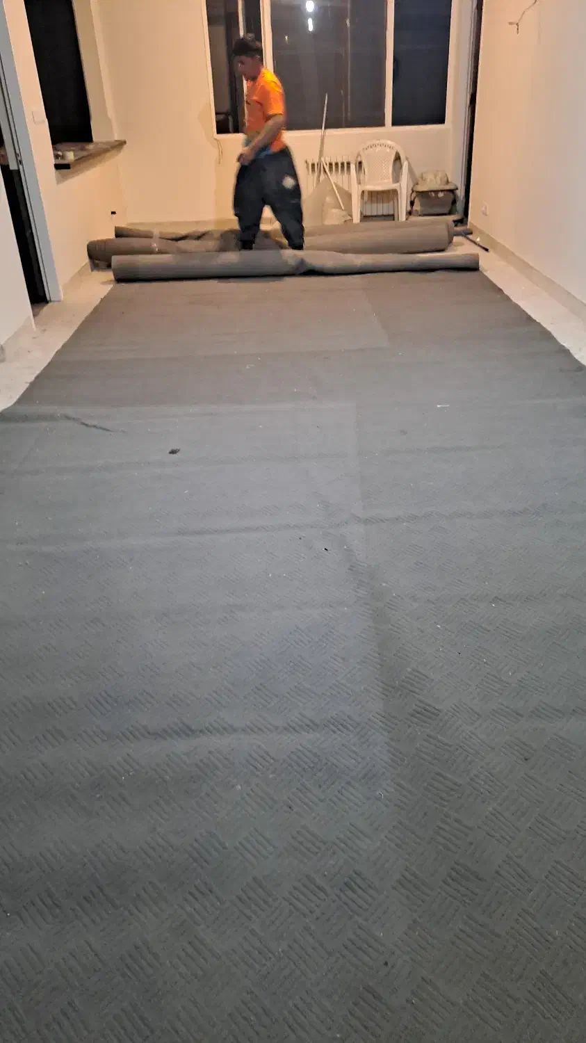 فروش موکت طوسی رنگ حدود۱۳۰متر طرح دار|موکت|تهران, نیاوران|دیوار