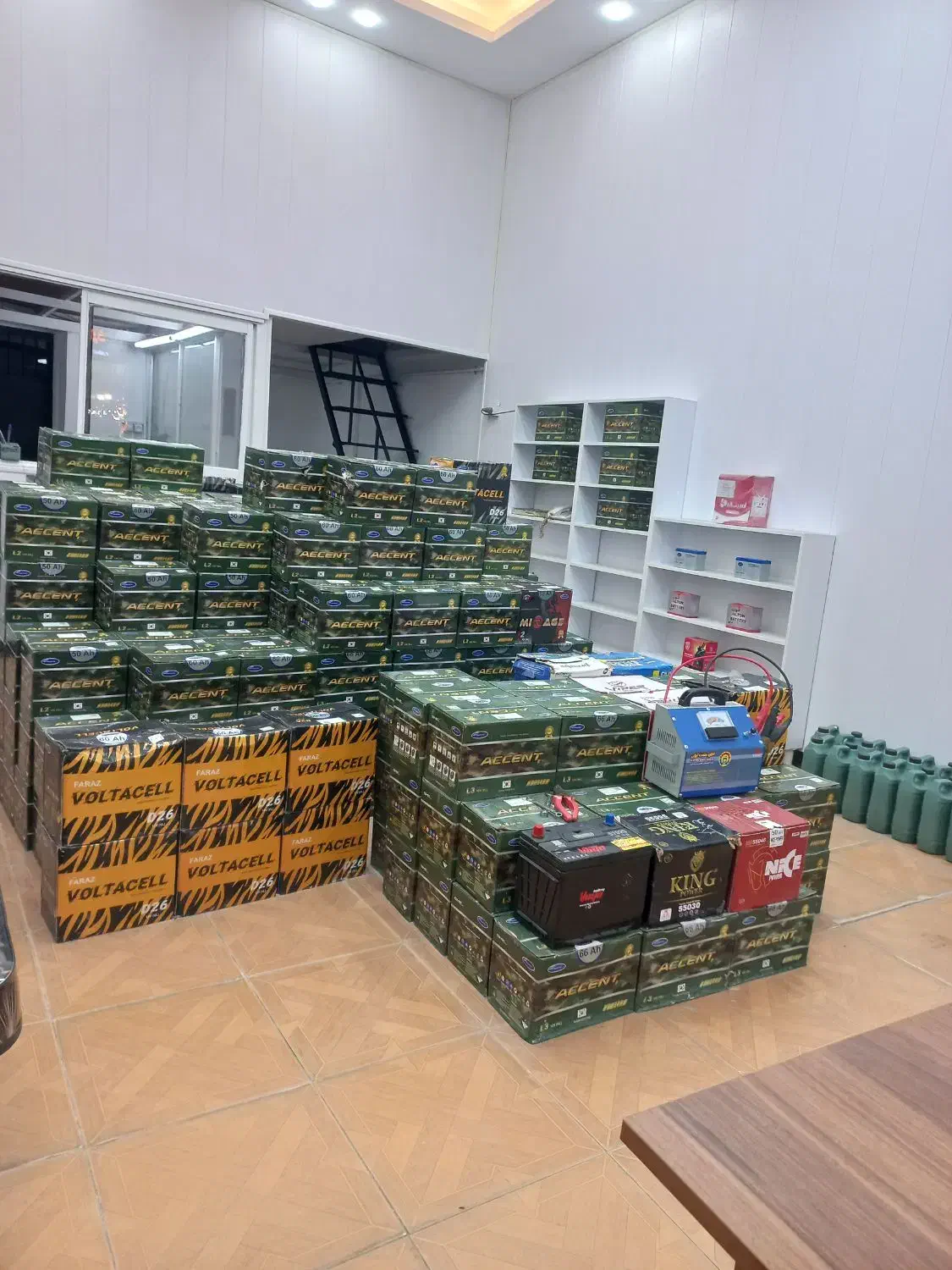 باطری خودرو نو و استوک جنس خوب قیمت تعاونی|قطعات یدکی و لوازم جانبی|دابودشت, |دیوار