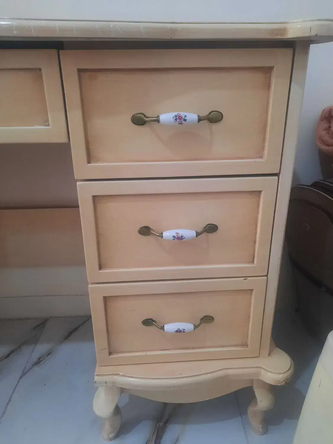 کمد و میز تحریر|میز تحریر و کامپیوتر|زاوه, |دیوار