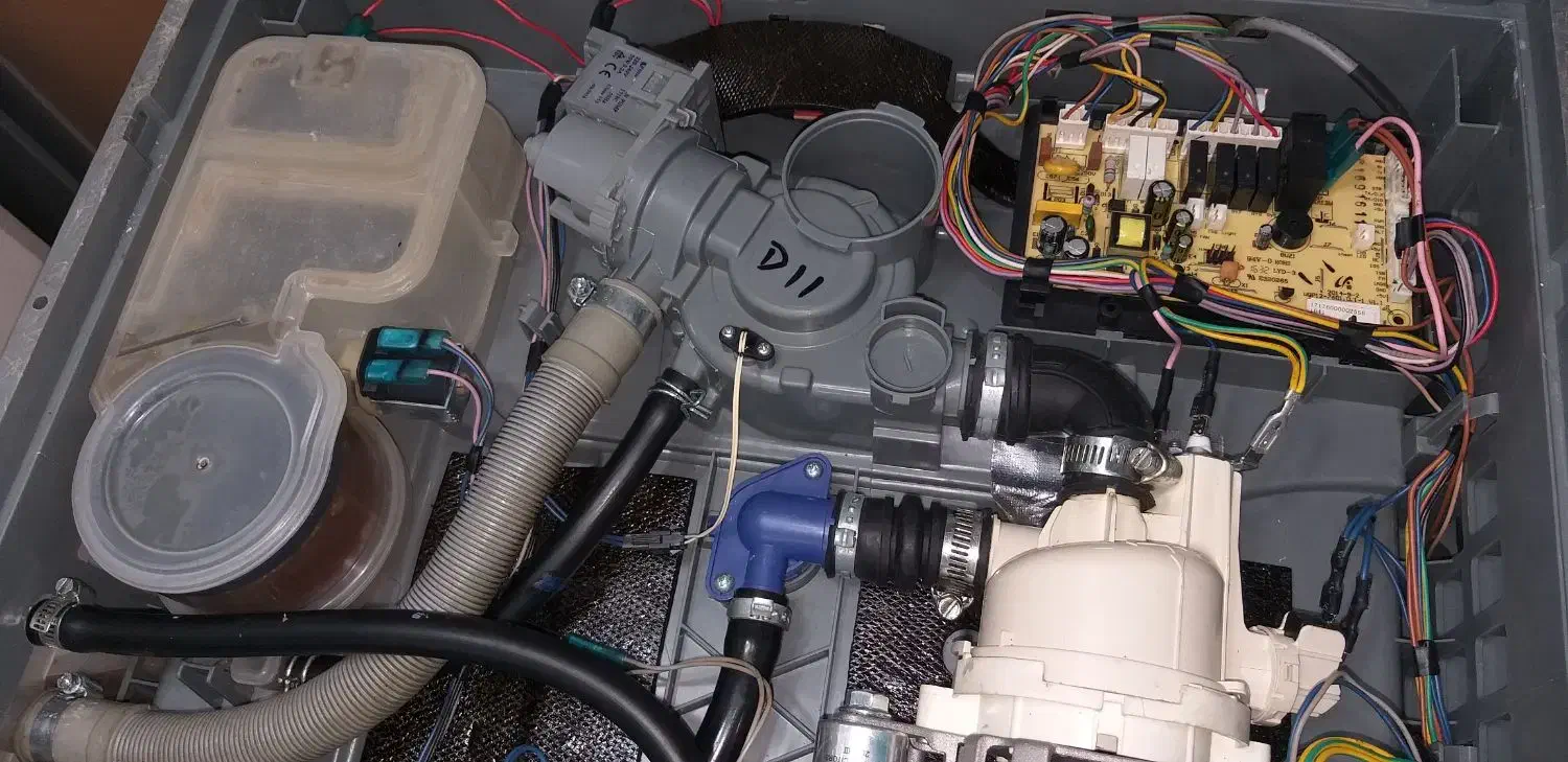 تعمیرات ،سرویس ، نصب ماشین لباسشویی و ظرفشویی|خدمات پیشه و مهارت|رشت, توشیبا|دیوار