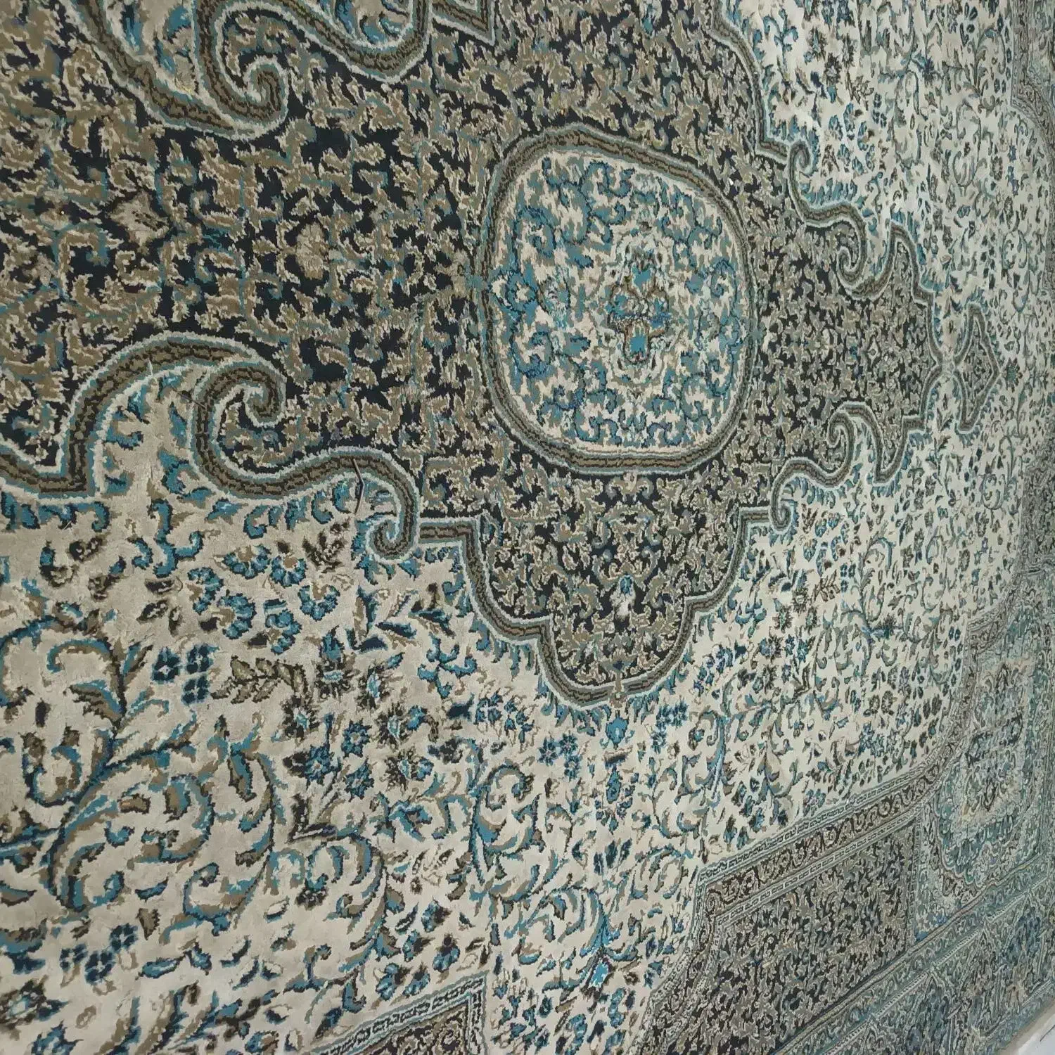 فرش ۳در ۴|فرش|نیشابور, مدرس|دیوار