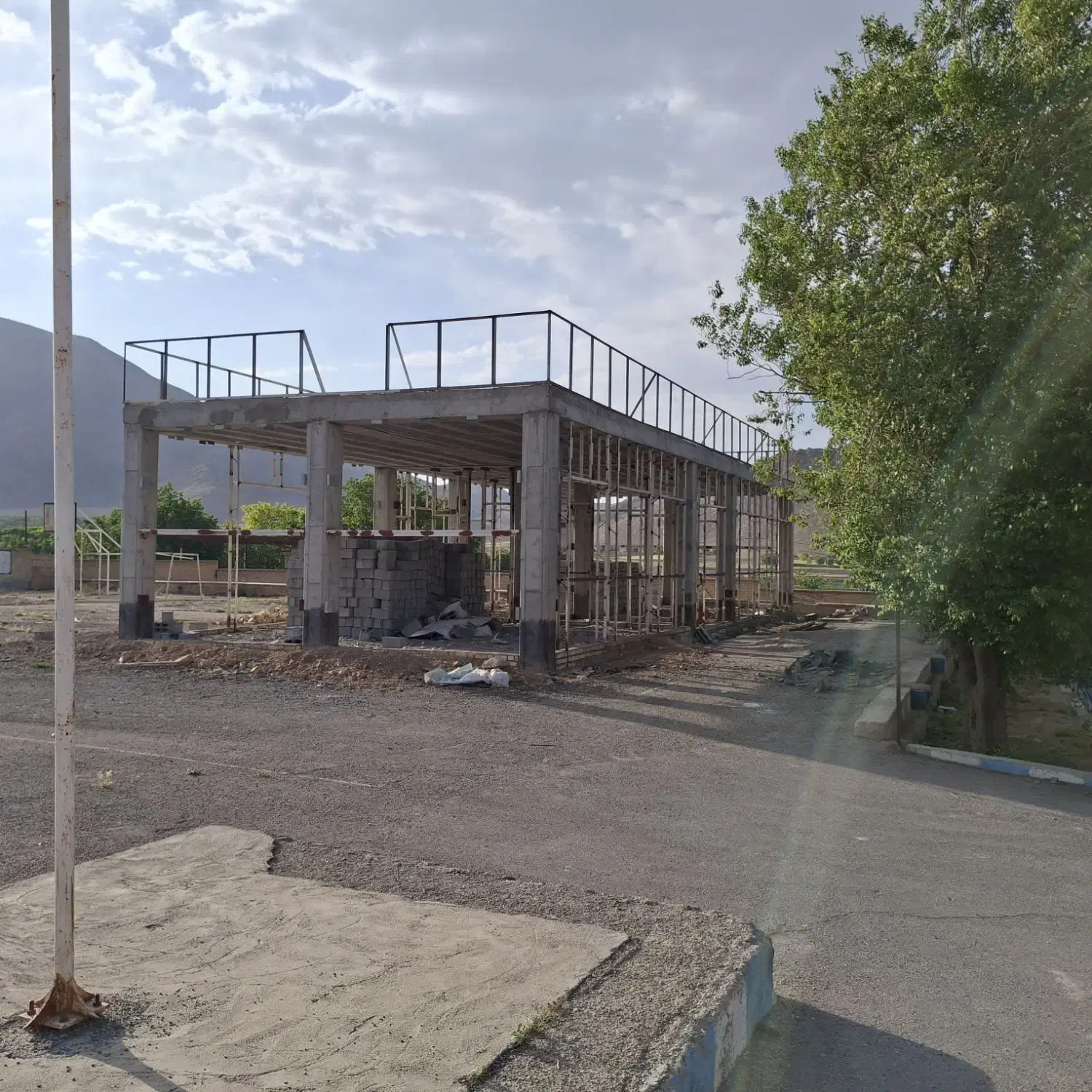 فروش و اجرای انواع والپست (گالوانیزه ،فولادی،نبشی)|خدمات پیشه و مهارت|اصفهان, خواجه عمید|دیوار