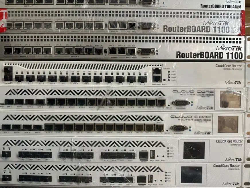 روتر سوییچ میکروتیک CRS125-24G-1S|مودم و تجهیزات شبکه|تهران, المهدی|دیوار