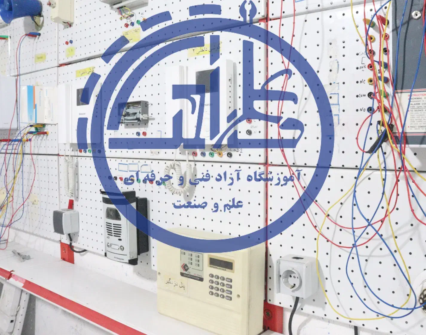 دوربین مداربسته، دزدگیر، برق و هوشمندسازی ساختمان|خدمات آموزشی|شیراز, سینما سعدی|دیوار