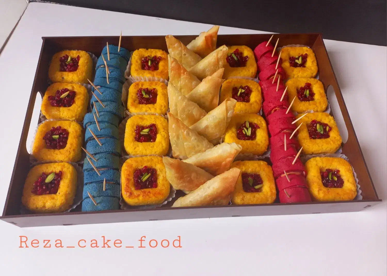 کیک تولد عصرانه شیرینی و فینگرفود یلدا|خدمات پذیرایی، مراسم|تهران, امیرآباد|دیوار