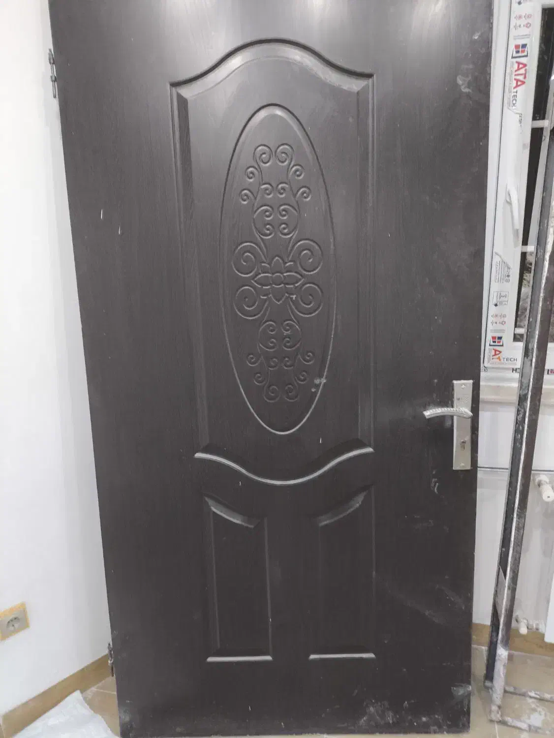 درب و چهارچوب ورودی سالم|مصالح و تجهیزات ساختمان|صومعهسرا, |دیوار