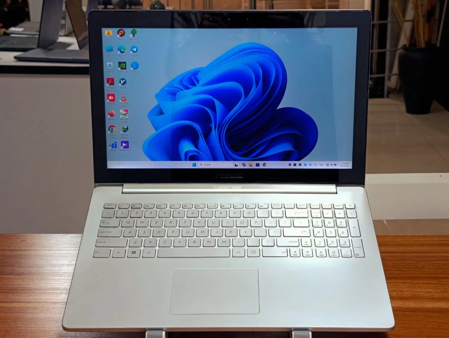 لپتاپ مهندسی گیمینگ Asus صفحه 4K گرافیک GTX|رایانه همراه|شیراز, فرگاز|دیوار