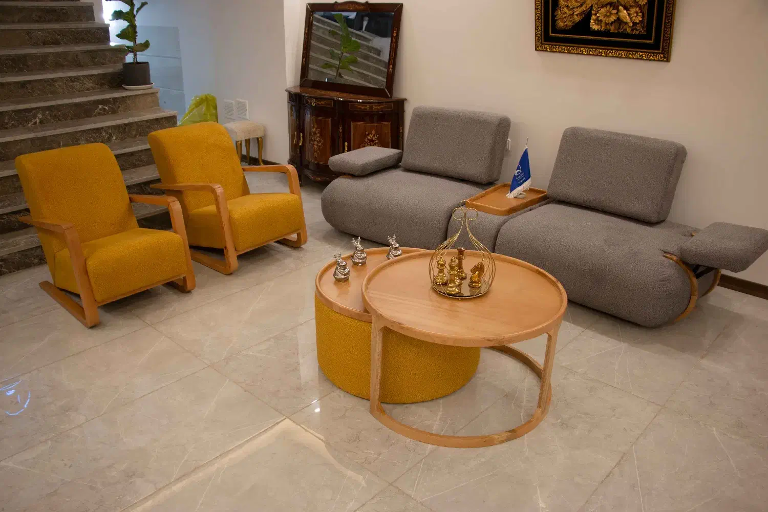 مبل تختخوابشو نیم ست تک رنگ با جلو مبلی|مبلمان خانگی و میز عسلی|قم, قلعه صدری|دیوار