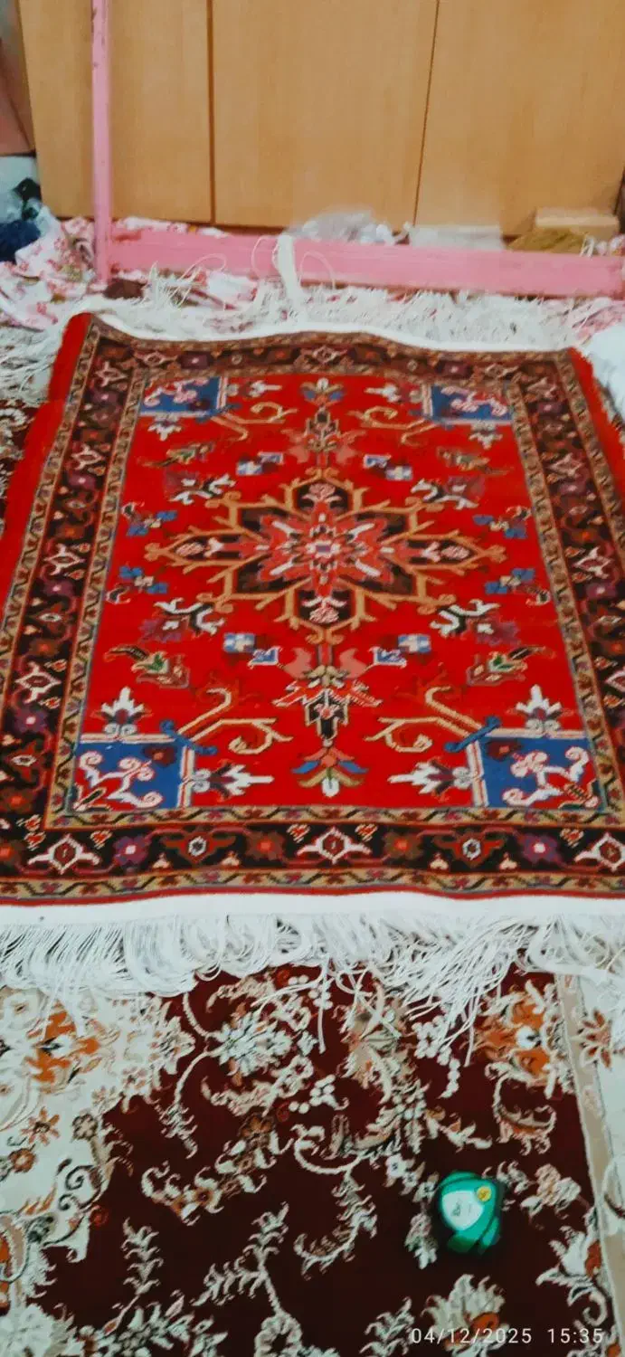 فرش ذرنیم‌ تازه از دار افتاده هریس|فرش|تبریز, |دیوار