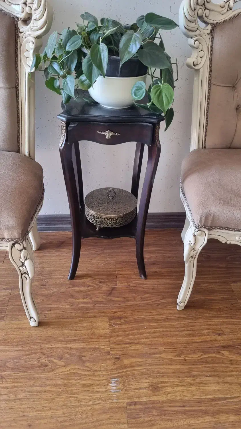 میز دکوراتیو|میز تلفن|شاهین‌شهر, بنیاد ازدواج|دیوار