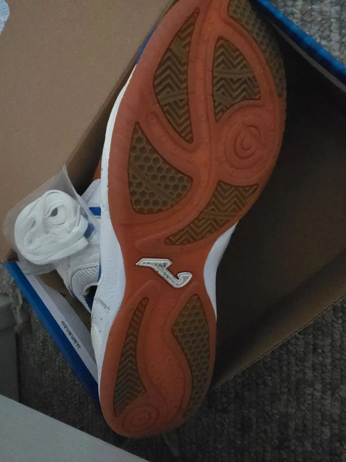 کفش سالنی فوتسال جوما تاپ فلکس کیفیت بالا سایز 44|کیف، کفش، کمربند|بندر ماهشهر, |دیوار