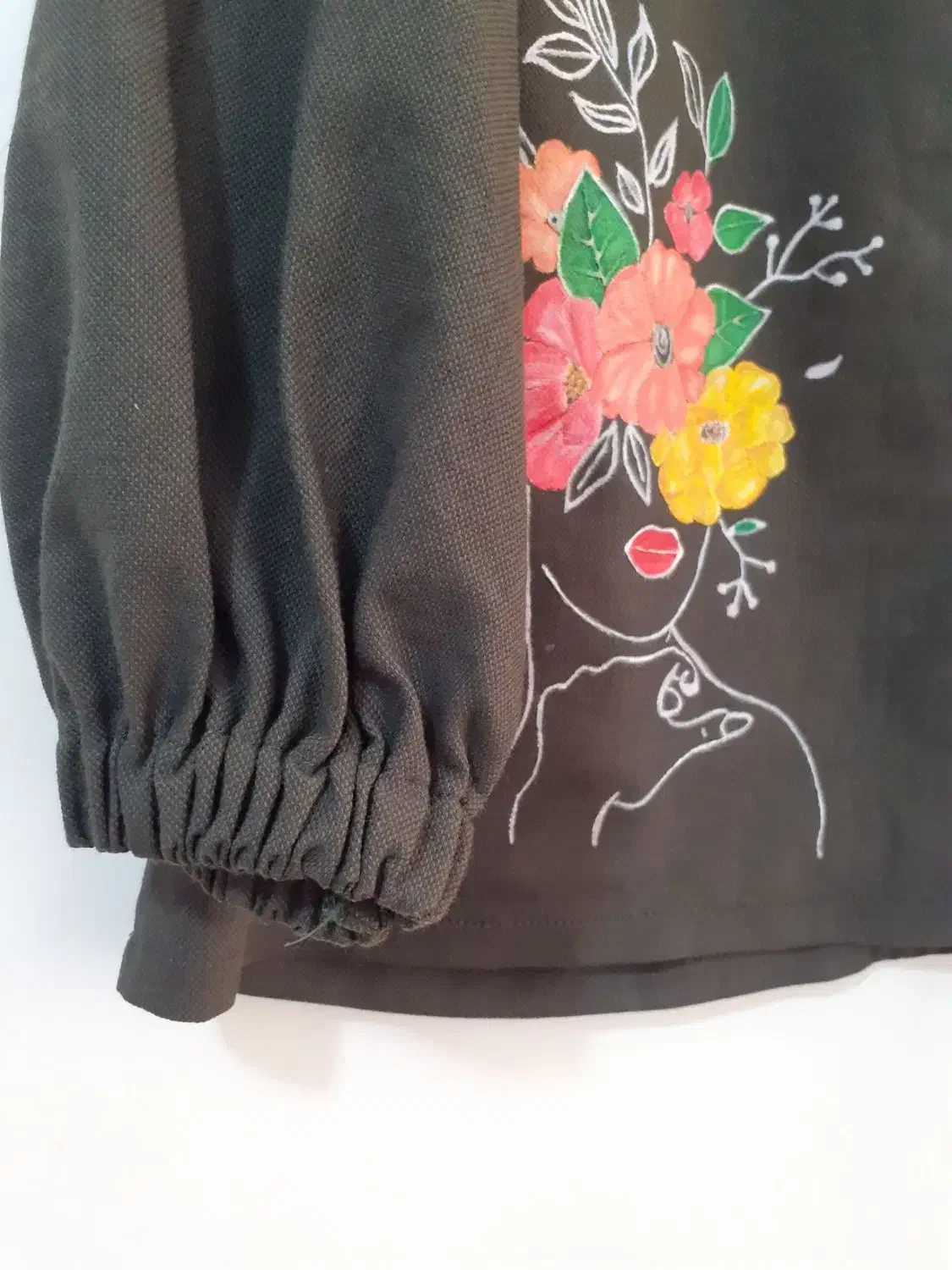 لباس هنری|لباس|شهریار, شهریار|دیوار