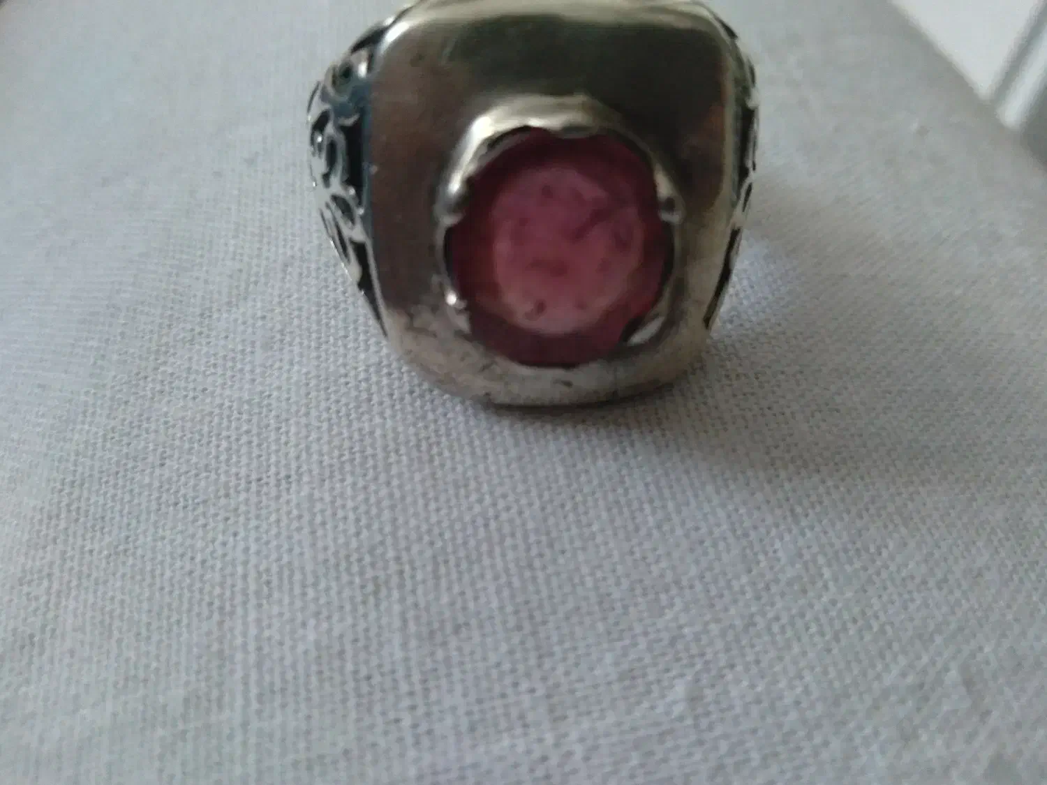 انگشتر یاقوت|کلکسیون اشیاء عتیقه|پاکدشت, حصار امیر|دیوار