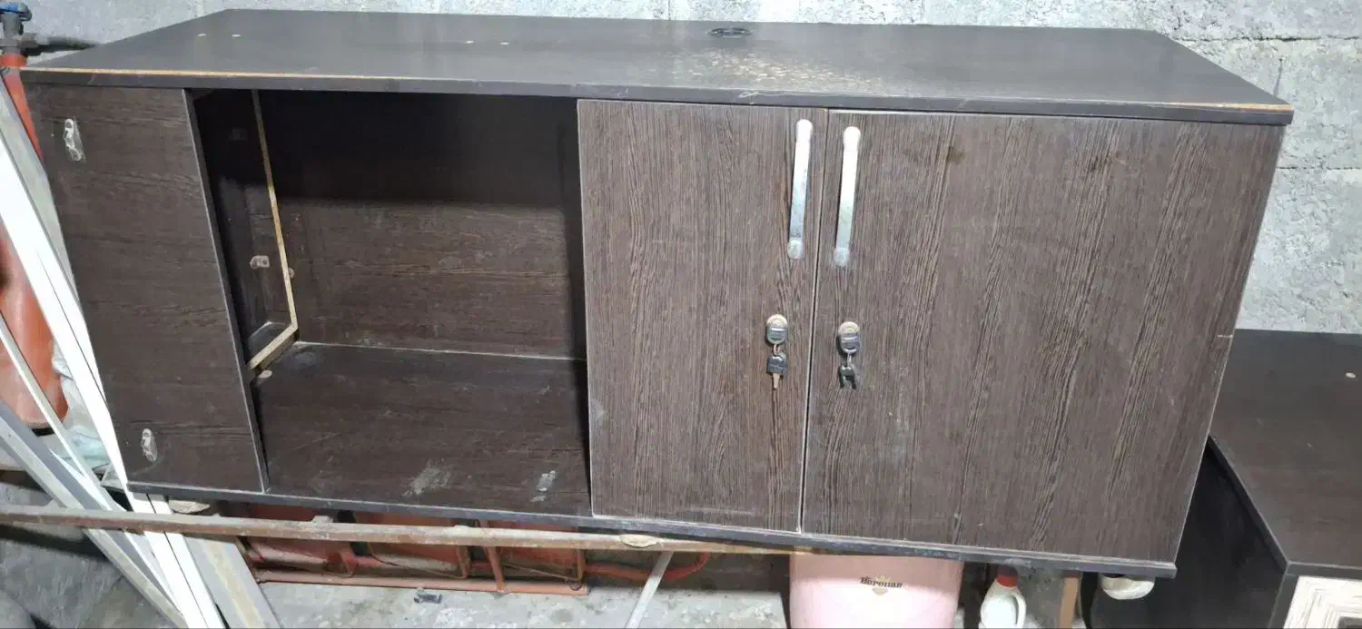 یک میز ال دار با دو تا میز کامپیوتر ایستاده|میز تحریر و کامپیوتر|بندرعباس, |دیوار