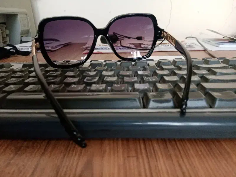 عینک افتابی زنانه طرح ال وی|زیورآلات و اکسسوری|فردیس, ثابتی|دیوار