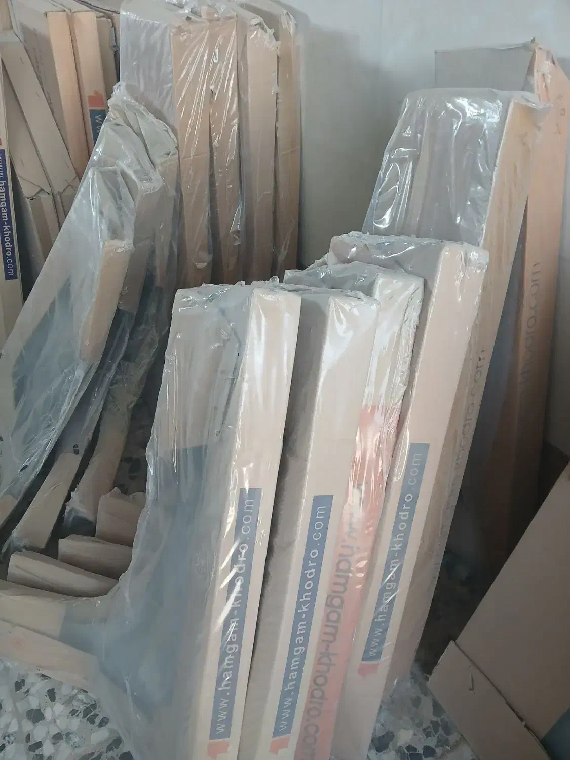 تکی به قیمت عمده سپر چراغ بدنه|قطعات یدکی و لوازم جانبی|اصفهان, حصه جنوبی|دیوار