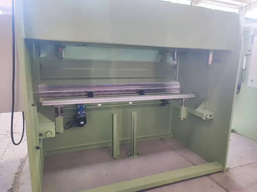 پرس برک ۲.۵ متر۴۰ و۳متر۸۰|ماشین‌آلات صنعتی|تهران, منیریه|دیوار