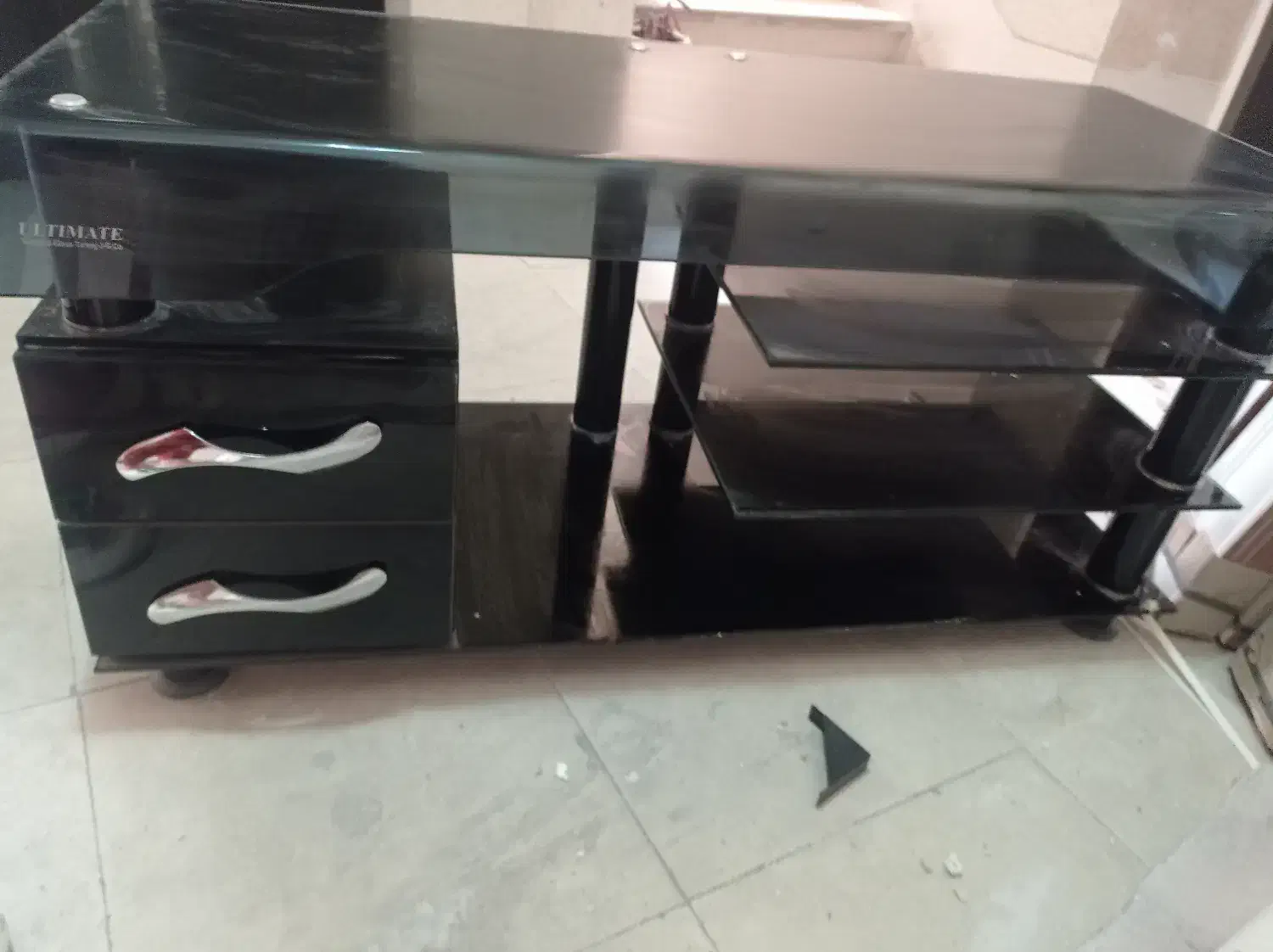 میز تلویزیون شیشه ای|میز تلویزیون|اندیشه, اندیشه فاز ۴|دیوار