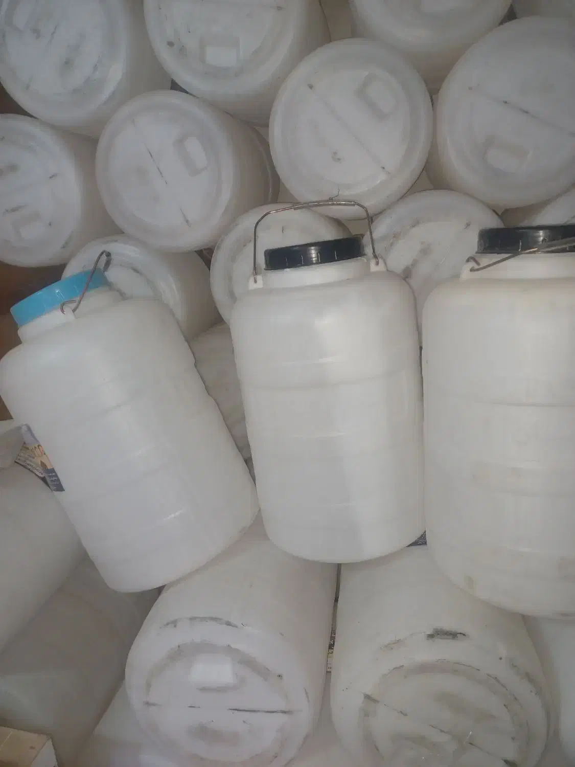 دبه ۲۵لیتری درحد نو|ظروف نگهدارنده، پلاستیکی، یکبارمصرف|کهریزک, |دیوار