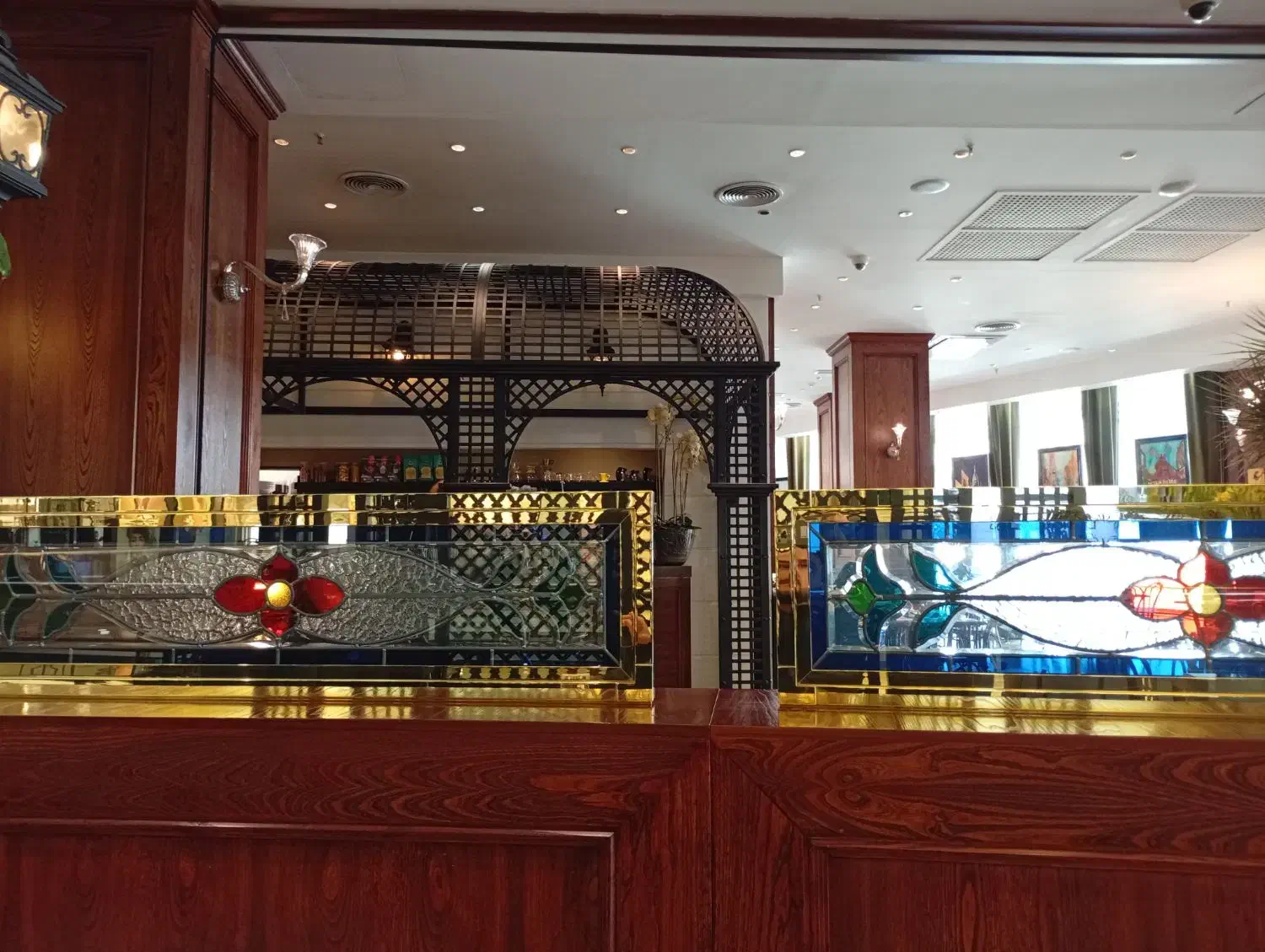 سرآشپز و آشپز پرسنلی|استخدام خدمات فروشگاه و رستوران|تهران, محمودیه|دیوار