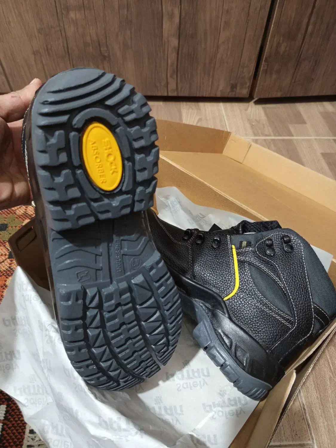 کفش کار|کیف، کفش، کمربند|خمام, |دیوار