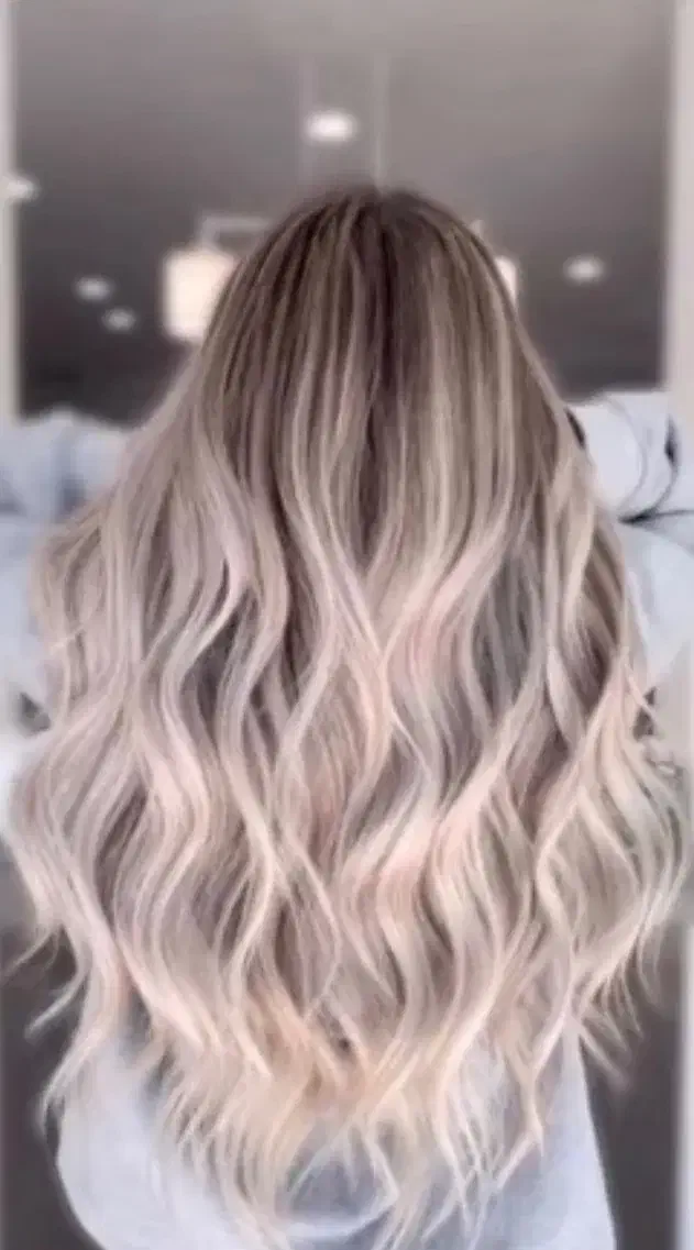 به تعدادی مدل برای رنگ و لایت نیاز داریم|خدمات آرایشگری و زیبایی|بندر انزلی, گلسرخ|دیوار