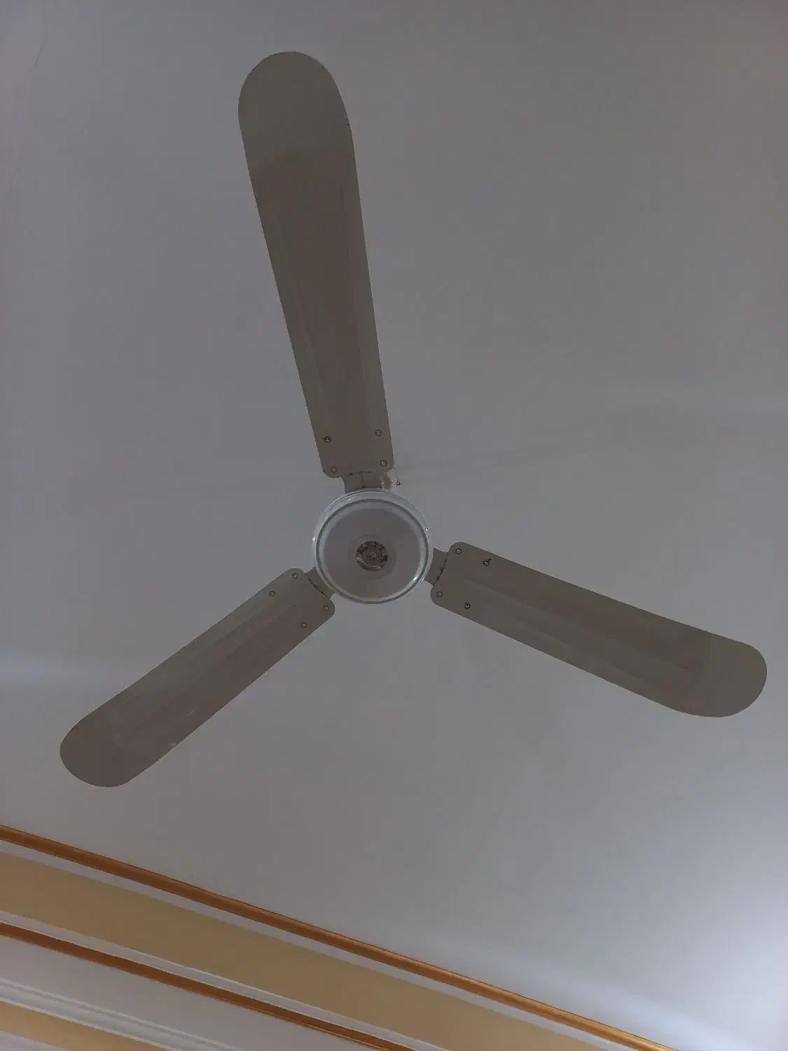 ۳ عدد پنکه سالم و تمیز|پنکه و تصفیه‌کنندهٔ هوا|اهواز, بهارستان|دیوار