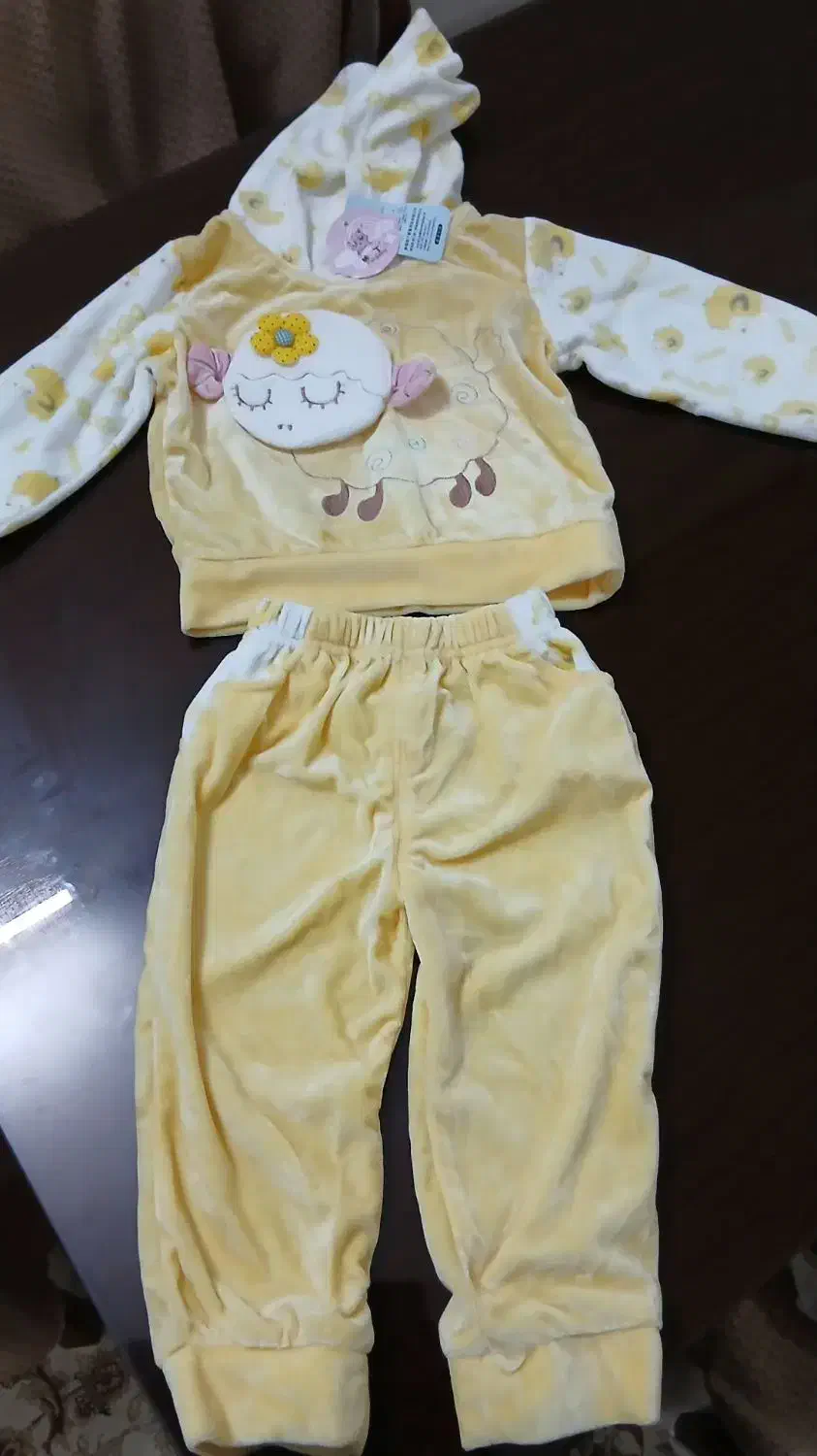 هودی شلوار مخمل عروسک برجسته کاملا نو و شیک|کفش و لباس بچه|مشهد, هنرور|دیوار