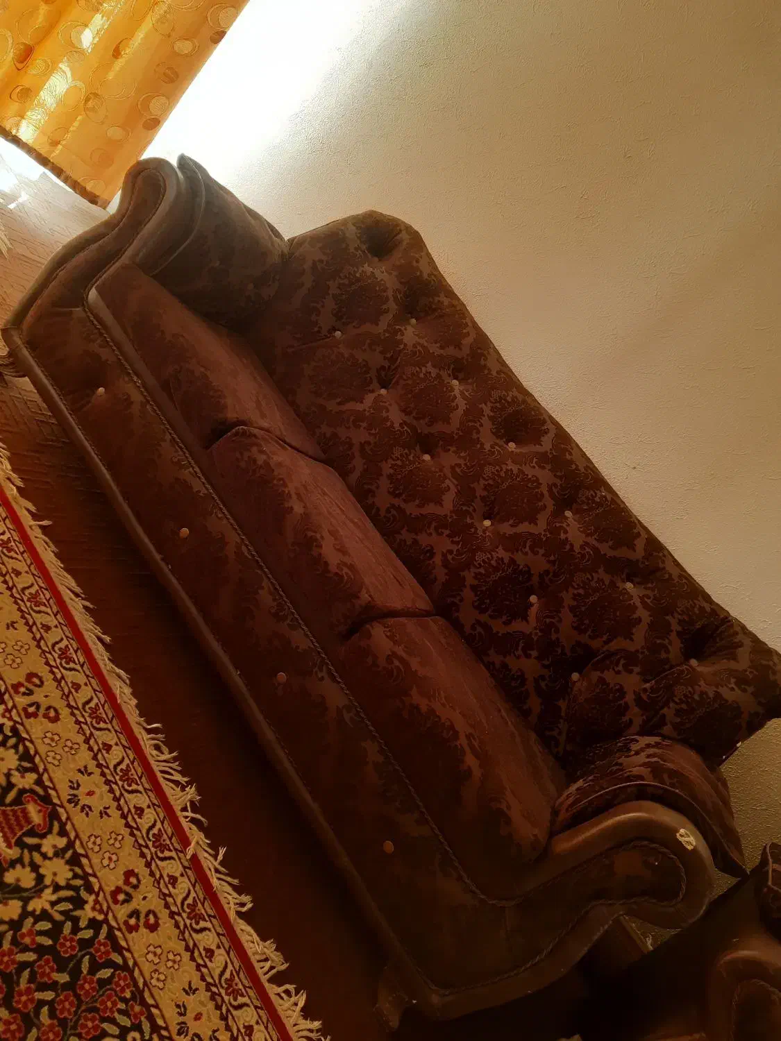 مبلمان راحتی ۷ نفره همراه با میزوسط و عسلی|مبلمان خانگی و میز عسلی|شاهین‌شهر, عطار|دیوار