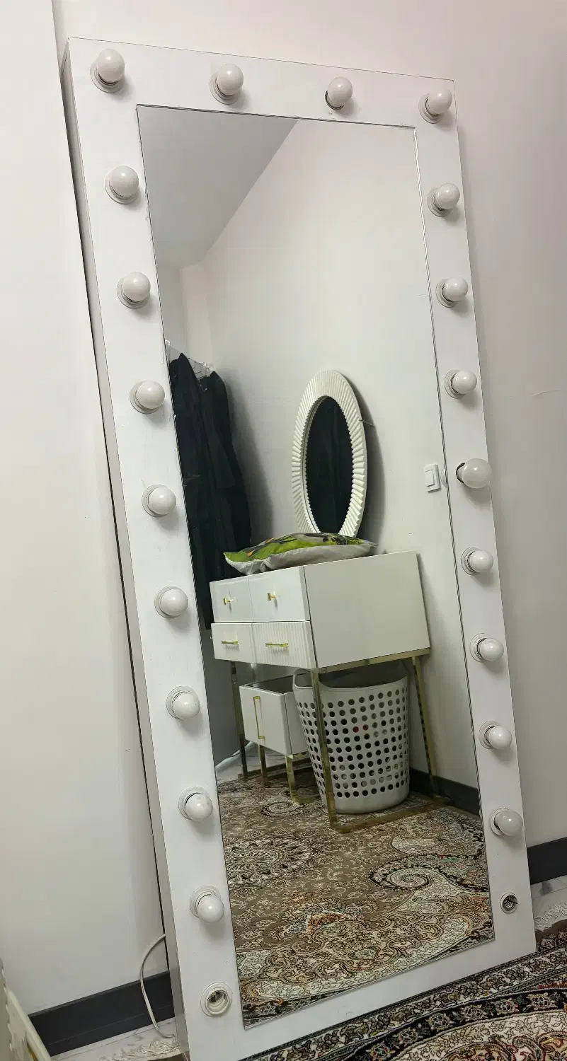 آینه قدی چراغ دار|آینه|بومهن, |دیوار