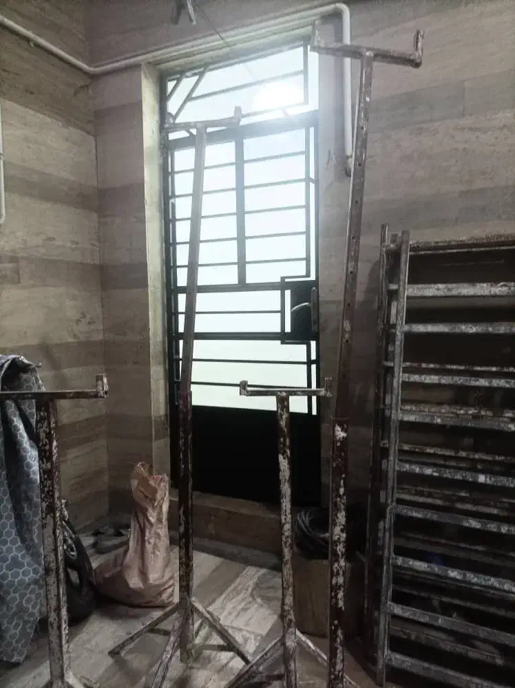 چهار پایه و تخته برای کارهای ساختمانی اجاره‌ای|مصالح و تجهیزات ساختمان|یزد, |دیوار