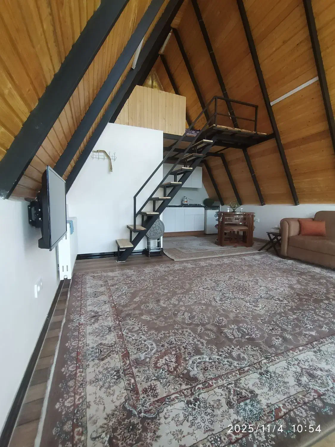 اجاره روزانه کلبه سویسی آسمان ویو بینظیر|اجارهٔ کوتاهمدت آپارتمان و سوئیت|لاهیجان, لیل|دیوار