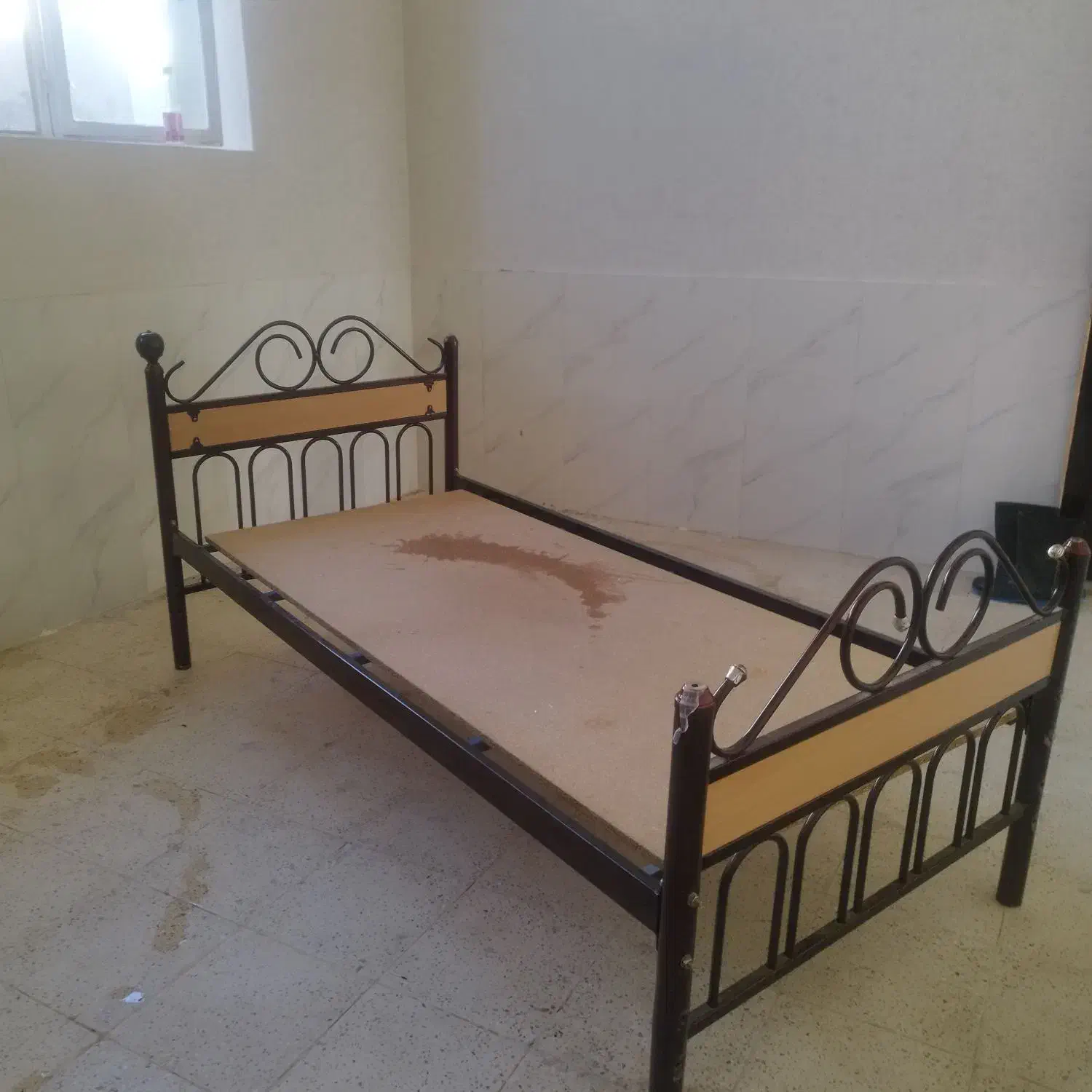 تخت خواب فلزی|تخت و سرویس خواب|ایلام, |دیوار