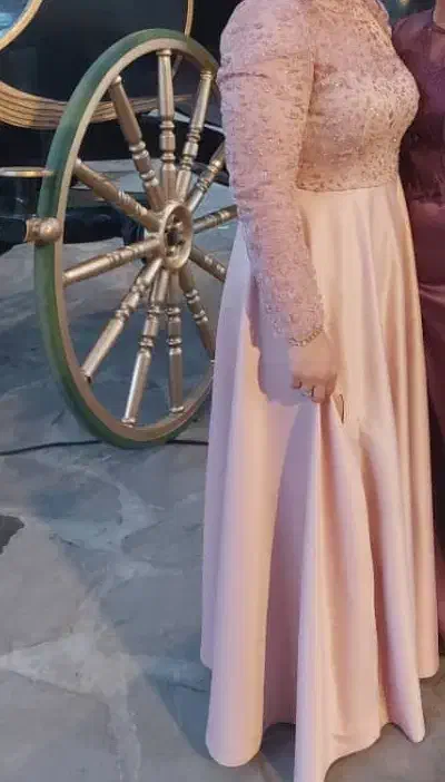 لباس مجلسی بسیار شیک و زیبا|لباس|شاهین‌شهر, شهرک پردیس|دیوار