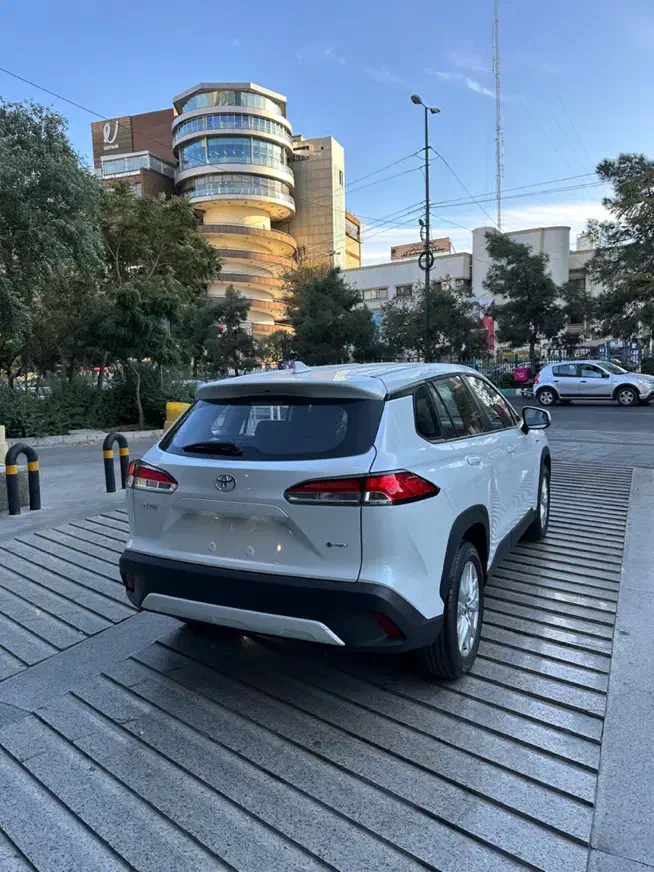 کرولا کراس سفید ۲۰۲۴|خودرو سواری و وانت|تهران, شهرک غرب|دیوار