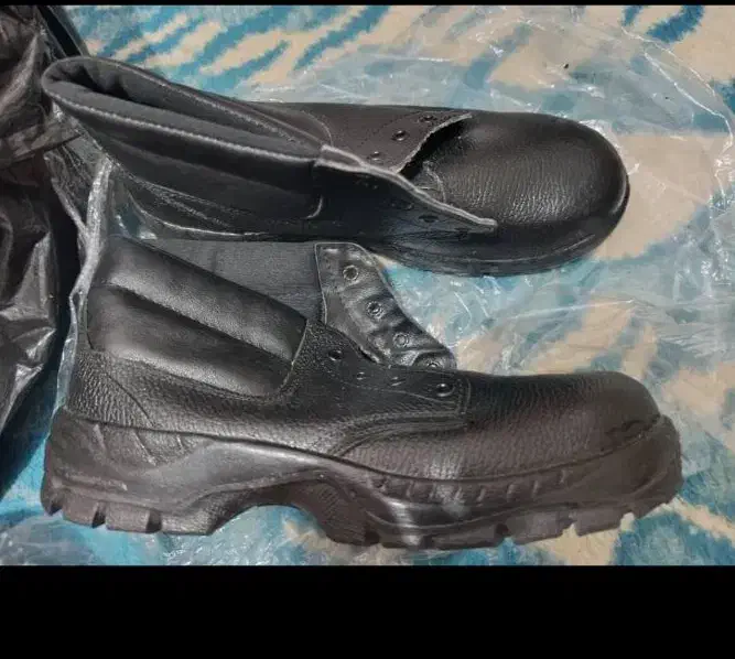 کفش مناسب کار با رویه آهنی|کیف، کفش، کمربند|لار, |دیوار