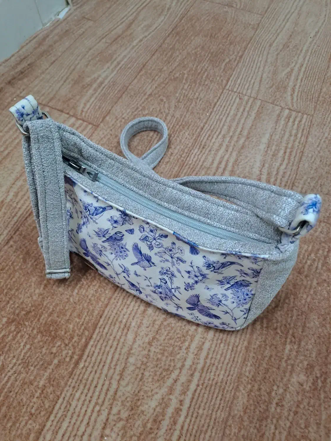 کیف دوشی و بگ|کیف، کفش، کمربند|لاهیجان, کوی خزر|دیوار