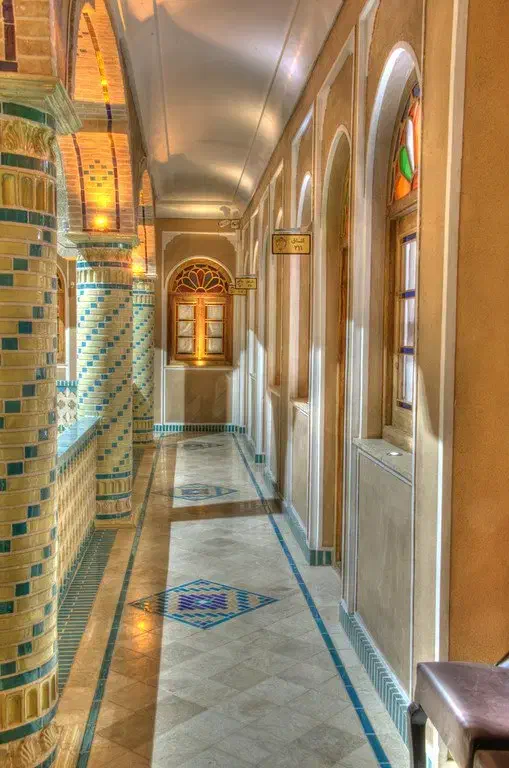 دعوت به همکاری کمک آشپز و خدمات محیط در هتل فاضلی|استخدام سرایداری و نظافت|یزد, |دیوار