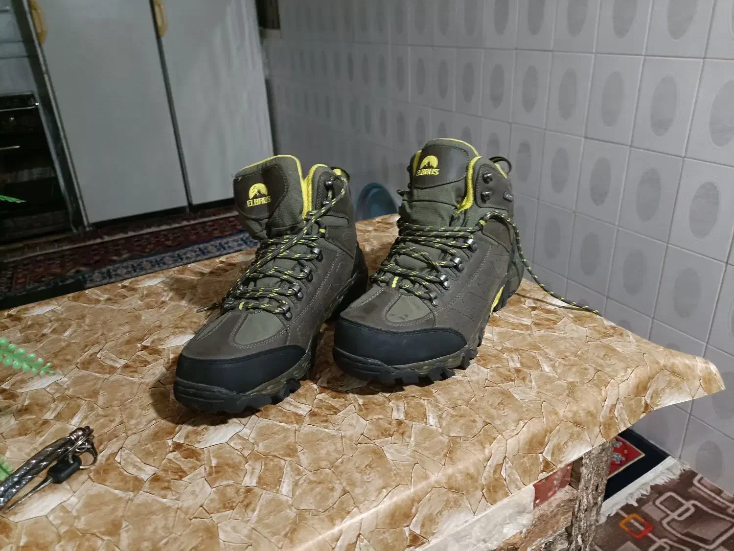 کفش کوهنوردی ELBRUS نو نو|کوهنوردی و کمپینگ|بروجرد, |دیوار